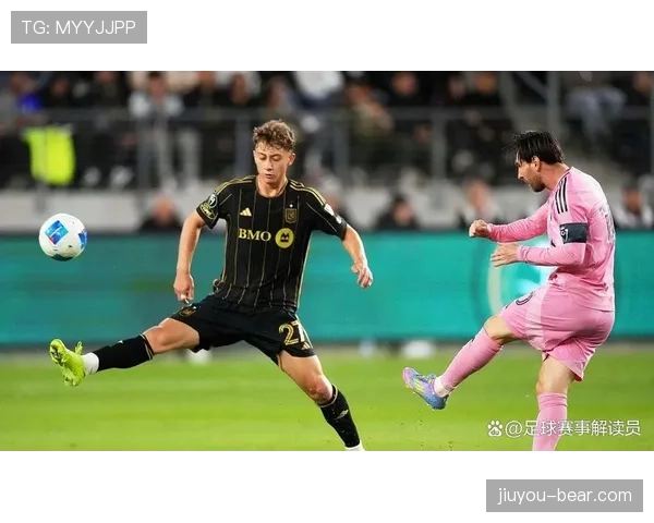 洛杉矶足球俱乐部本赛季阵容变化明显，近期比赛展现进攻端的调整